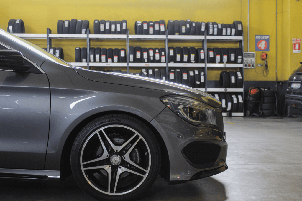 Mercedes e gomme in officina